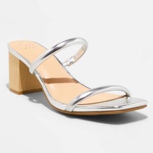 NWT Woman’s Cris Pumps by a new day